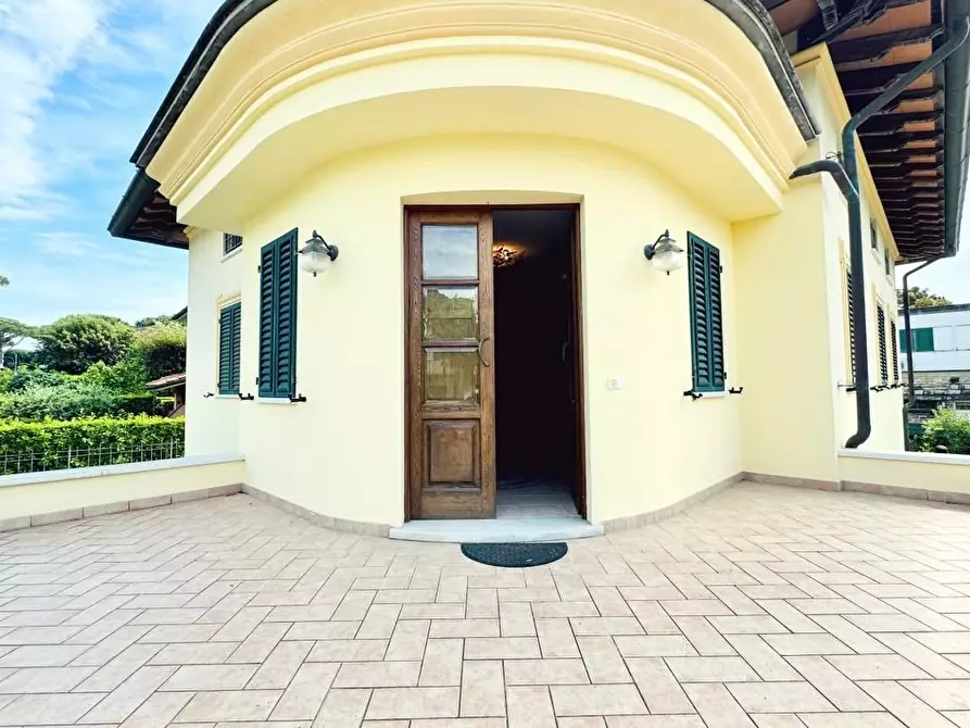 Immagine 45 di Villa in vendita  a Pietrasanta