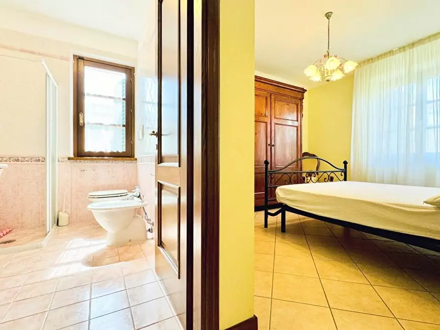 Immagine 21 di Villa in vendita  a Pietrasanta