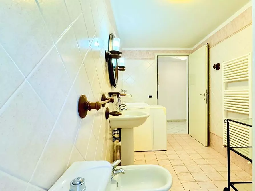 Immagine 58 di Villa in vendita  a Pietrasanta