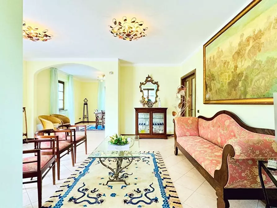 Immagine 4 di Villa in vendita  a Pietrasanta