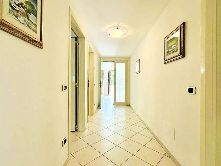 Immagine 67 di Villa in vendita  a Pietrasanta