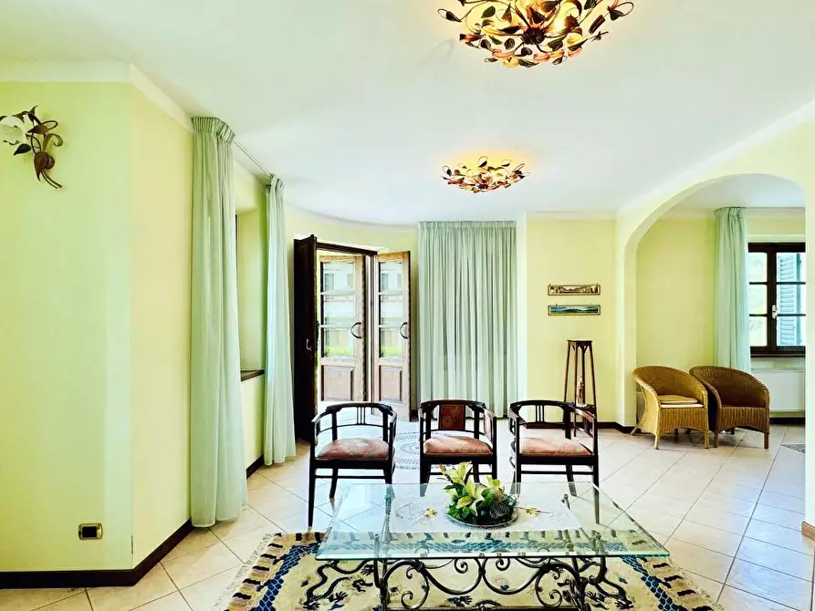 Immagine 5 di Villa in vendita  a Pietrasanta