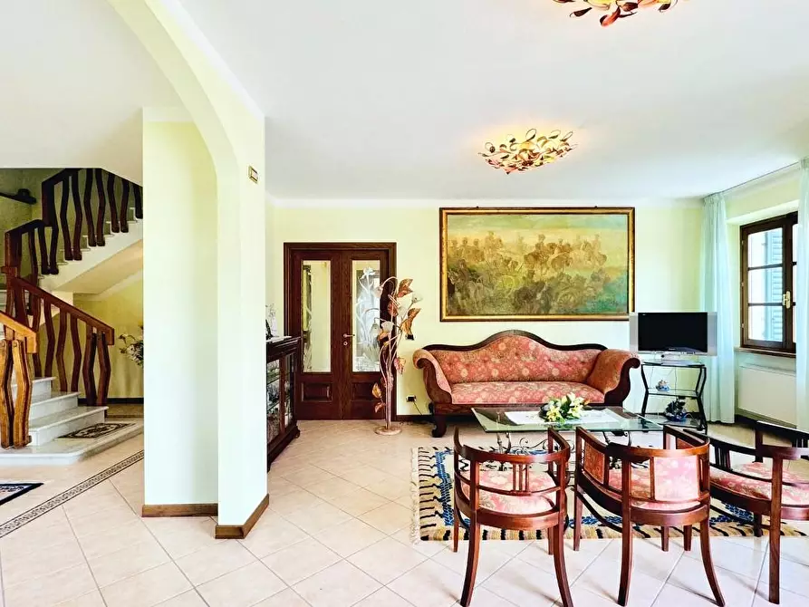 Immagine 3 di Villa in vendita  a Pietrasanta