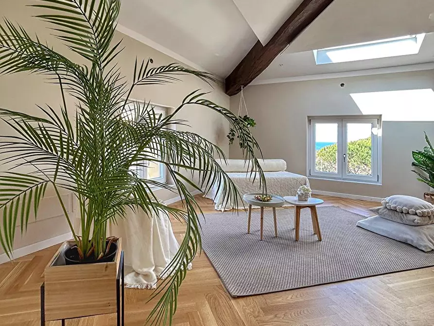 Immagine 6 di Mansarda in vendita  a Livorno