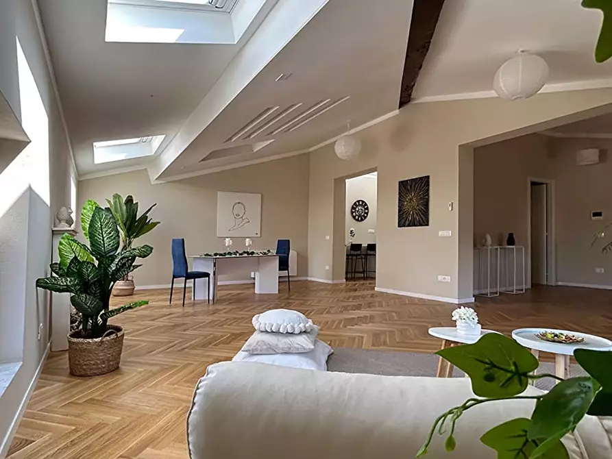 Immagine 15 di Mansarda in vendita  a Livorno