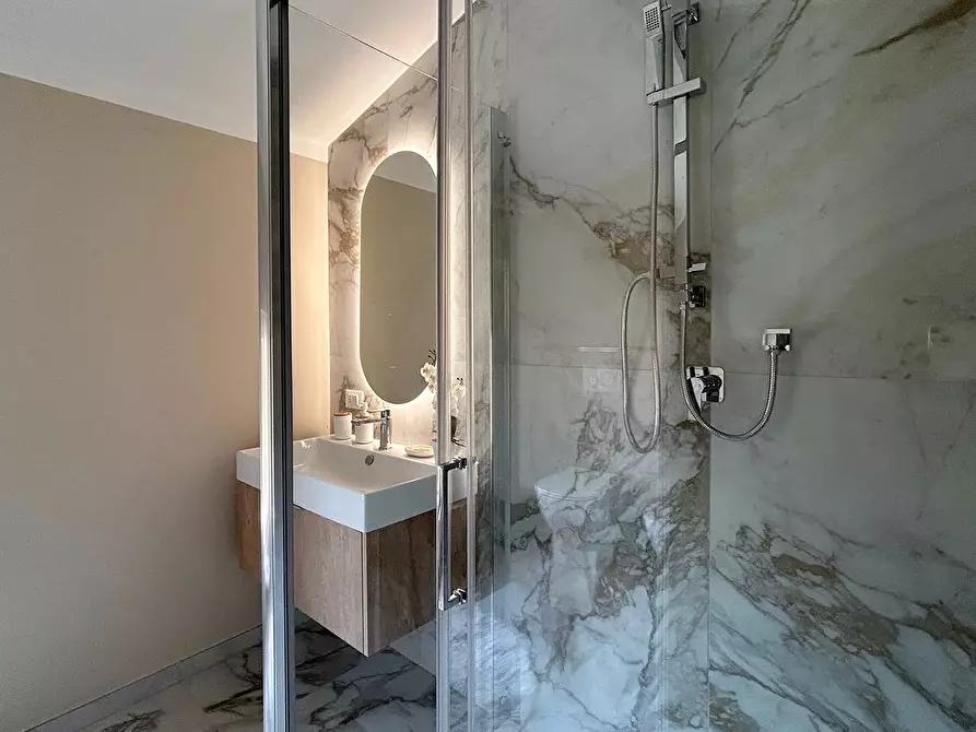 Immagine 32 di Mansarda in vendita  a Livorno