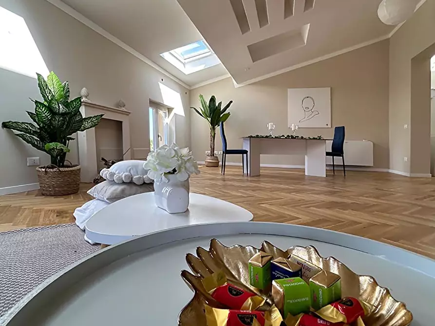 Immagine 5 di Mansarda in vendita  a Livorno