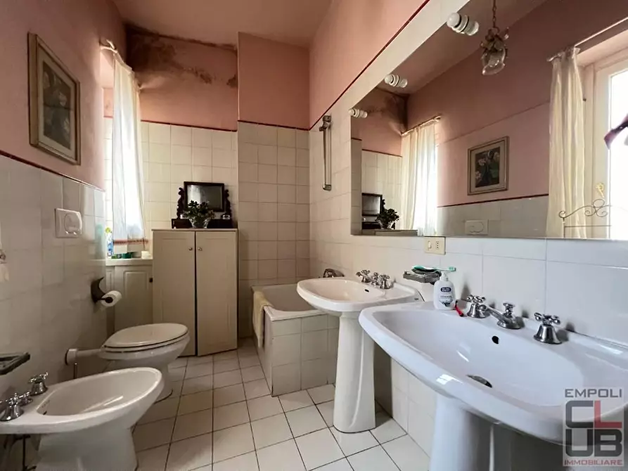 Immagine 23 di Mansarda in vendita  a Pisa