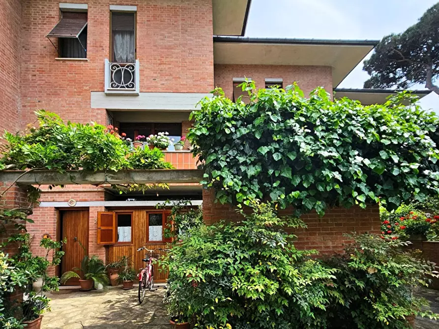 Immagine 34 di Villetta a schiera in vendita  a Pisa