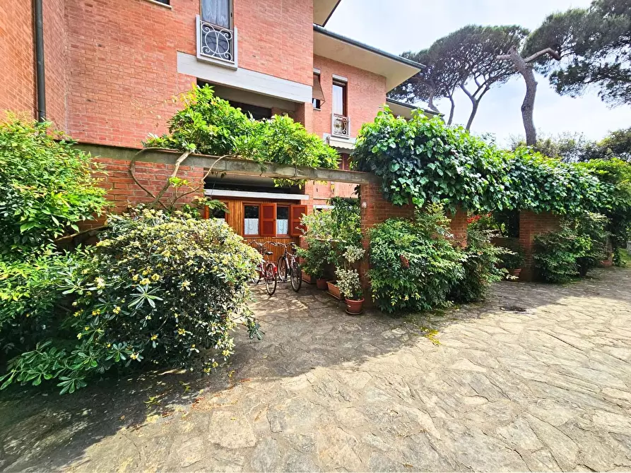 Immagine 35 di Villetta a schiera in vendita  a Pisa