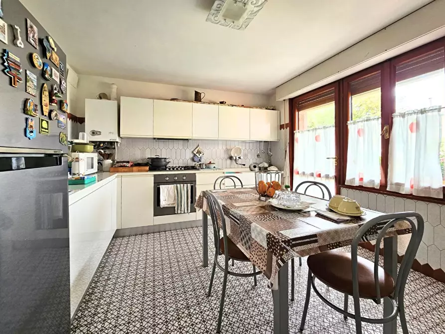 Immagine 10 di Villetta a schiera in vendita  a Pisa