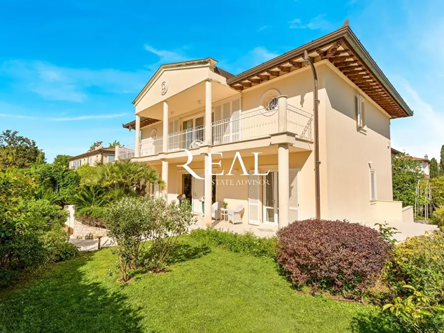 Immagine 1 di Villa in affitto  a Forte Dei Marmi