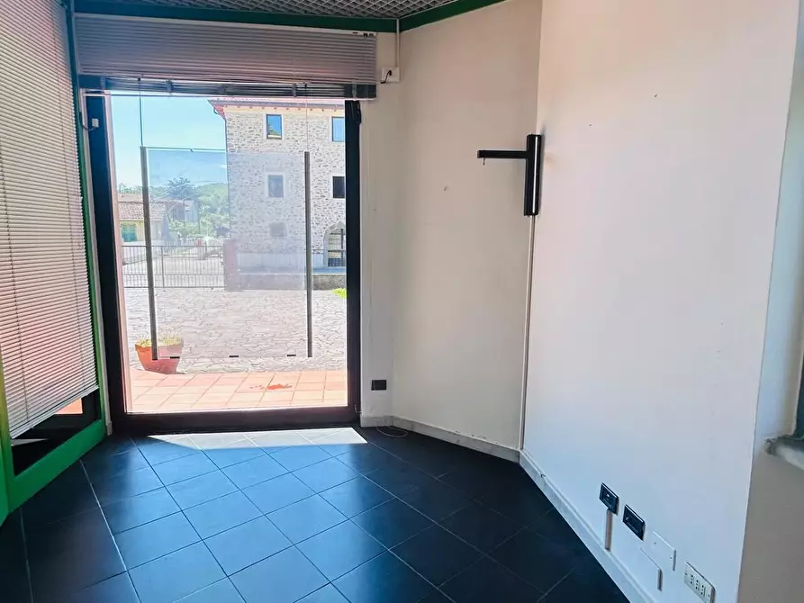 Immagine 6 di Ufficio in affitto  a Aulla
