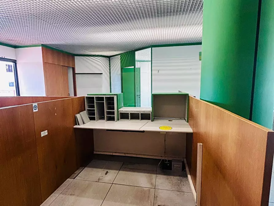 Immagine 9 di Ufficio in affitto  a Aulla