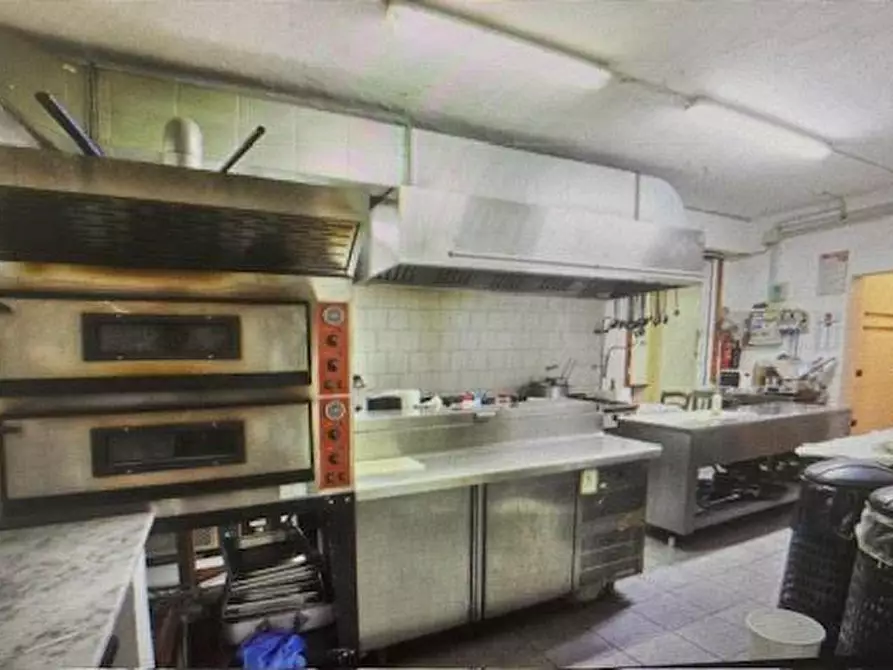 Immagine 20 di Locale commerciale in vendita  a Casciana Terme Lari