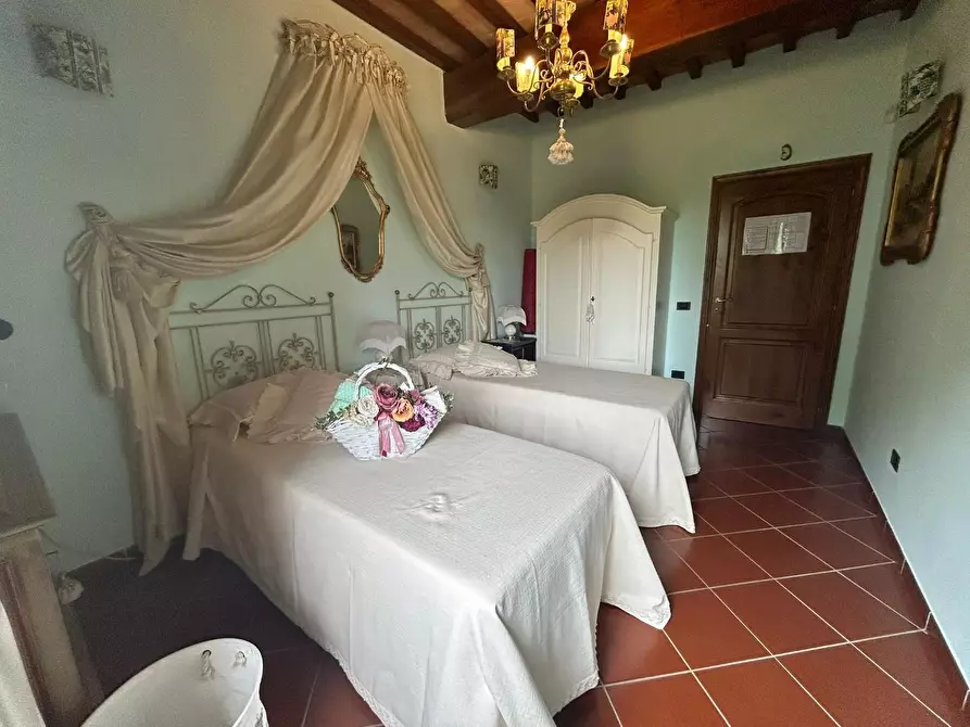 Immagine 49 di Rustico / casale in vendita  a Cascina