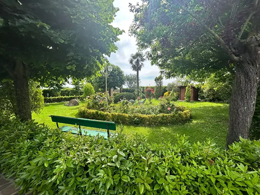 Immagine 82 di Rustico / casale in vendita  a Cascina