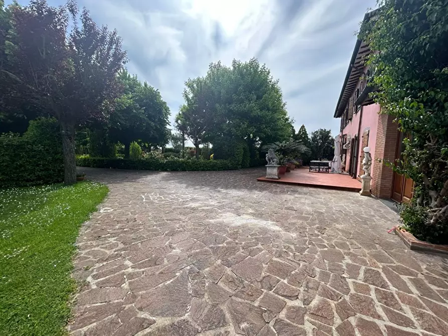 Immagine 78 di Rustico / casale in vendita  a Cascina
