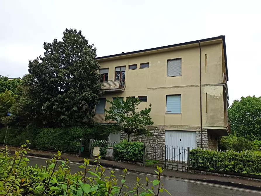 Immagine 32 di Appartamento in vendita  a Lucca