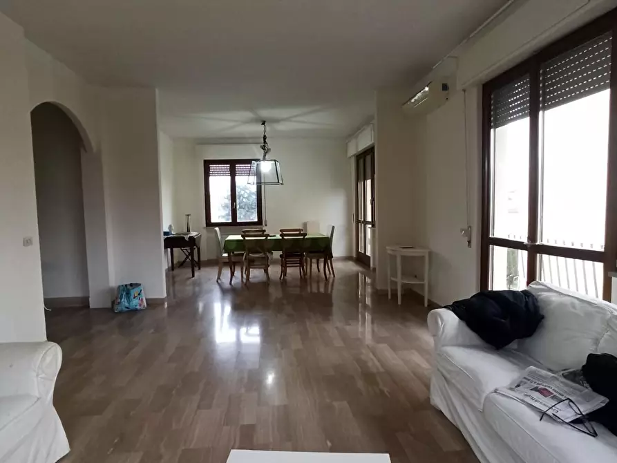 Immagine 8 di Appartamento in vendita  a Lucca