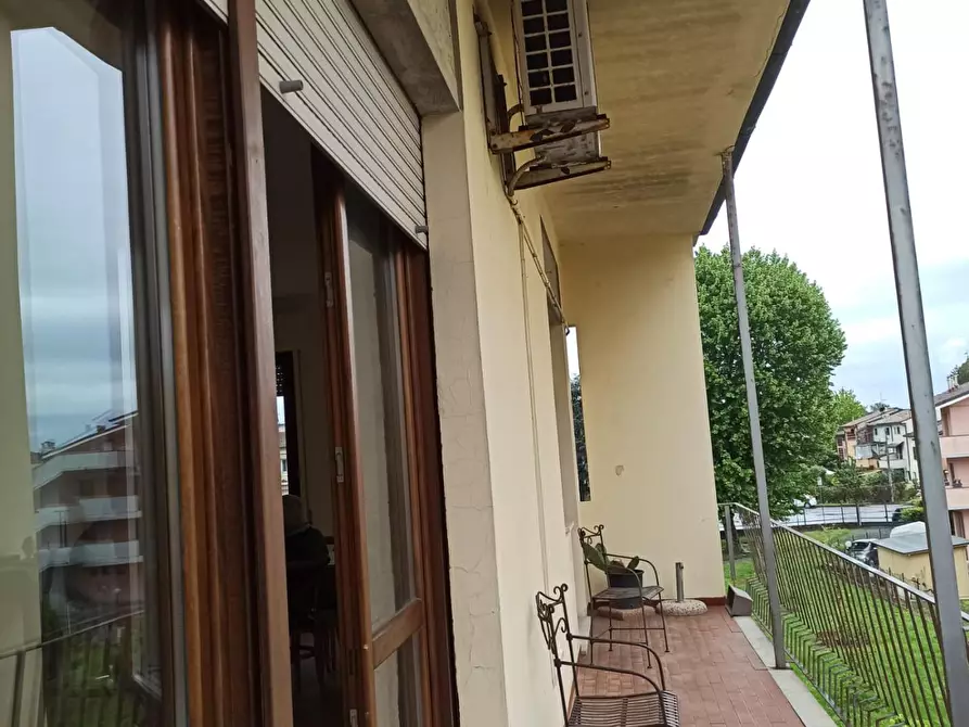 Immagine 30 di Appartamento in vendita  a Lucca