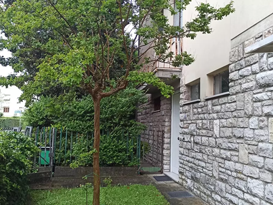 Immagine 35 di Appartamento in vendita  a Lucca