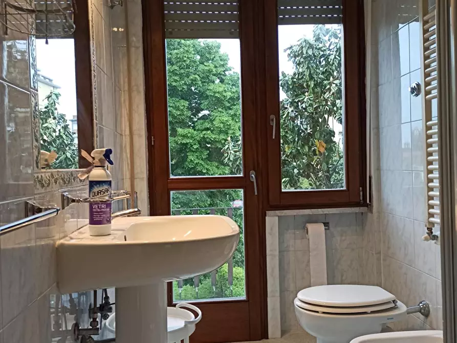 Immagine 20 di Appartamento in vendita  a Lucca