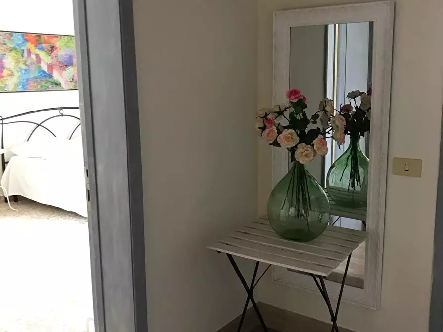 Immagine 19 di Appartamento in vendita  a Lucca