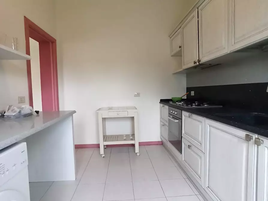 Immagine 18 di Appartamento in vendita  a Lucca