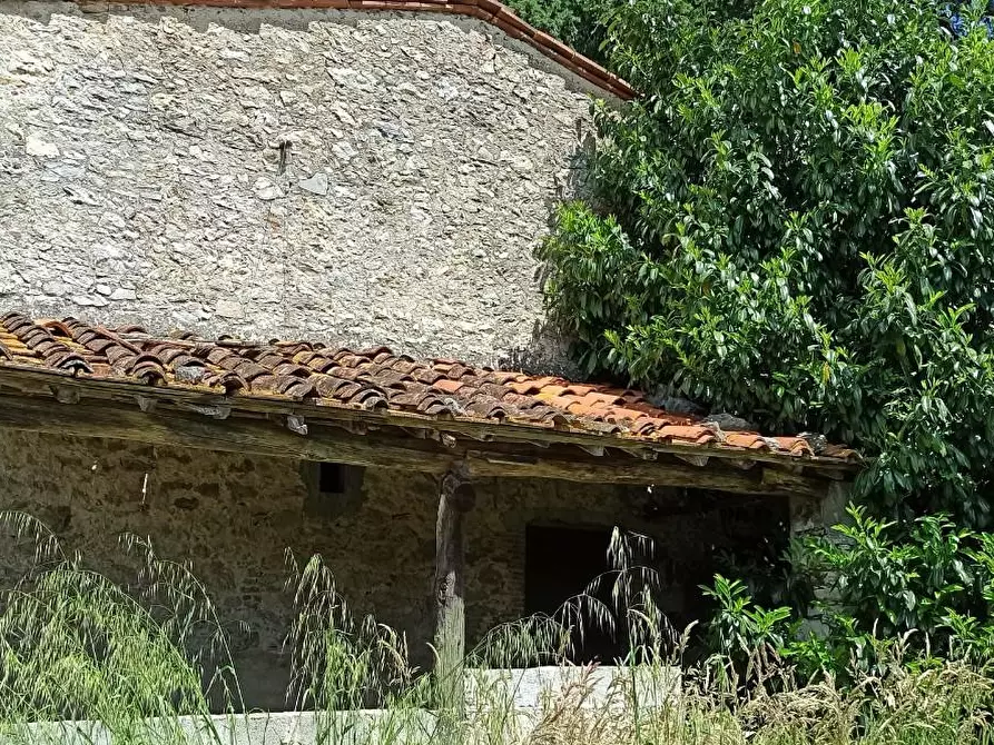 Immagine 8 di Rustico / casale in vendita  a Pescaglia