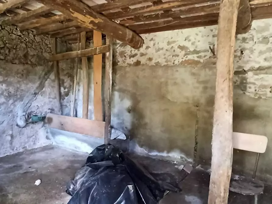 Immagine 15 di Rustico / casale in vendita  a Pescaglia