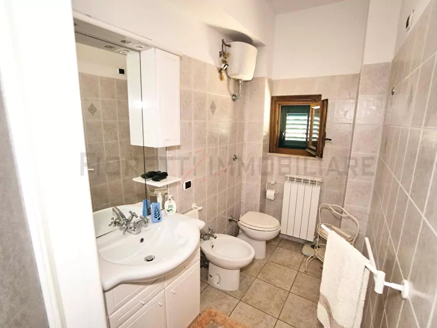 Immagine 16 di Porzione di casa in vendita  a Campiglia Marittima