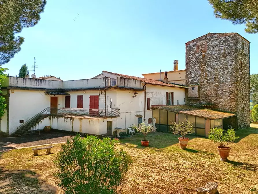 Immagine 11 di Casa colonica in vendita  a Gambassi Terme