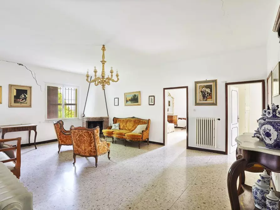 Immagine 17 di Casa colonica in vendita  a Gambassi Terme