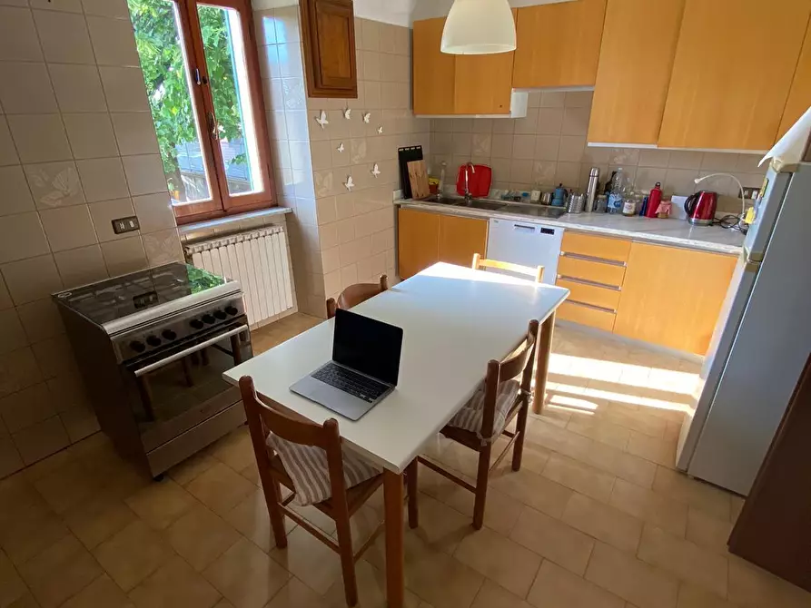 Immagine 3 di Appartamento in vendita  a Massa