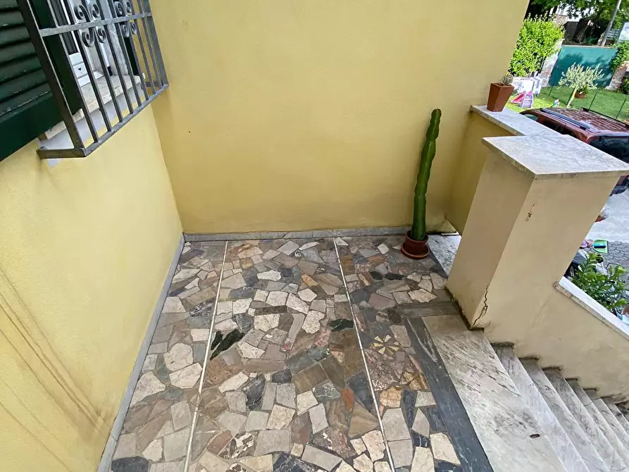 Immagine 10 di Appartamento in vendita  a Massa