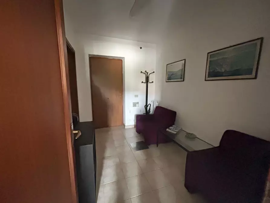 Immagine 14 di Ufficio in affitto  a Livorno