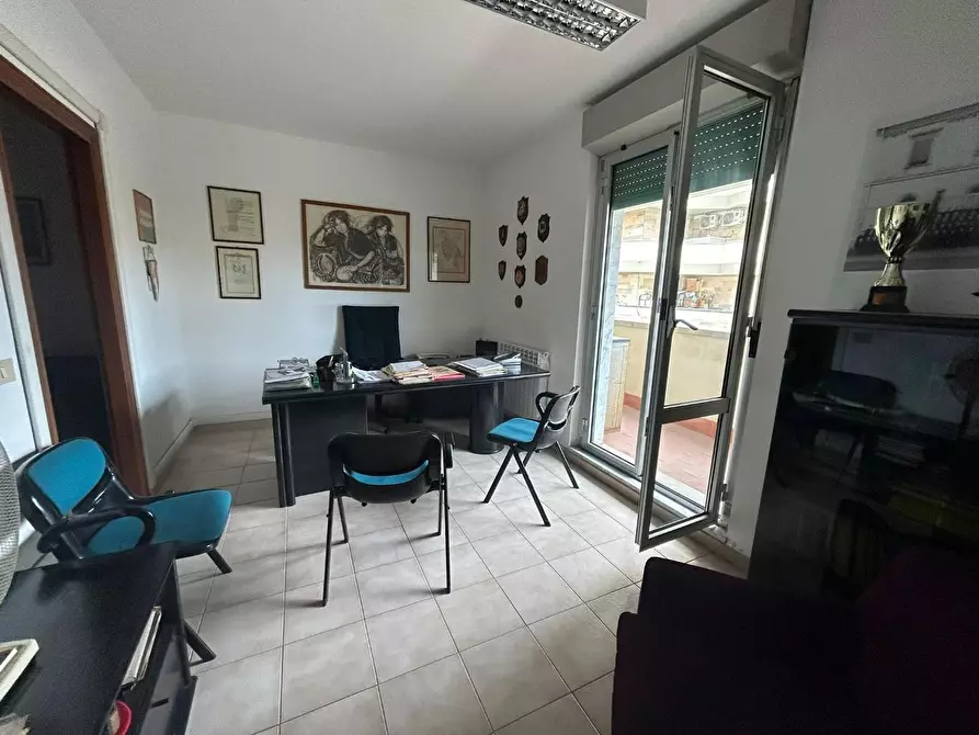 Immagine 5 di Ufficio in vendita  a Livorno