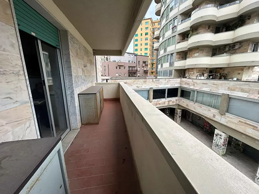 Immagine 6 di Ufficio in vendita  a Livorno