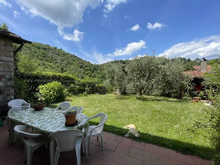 Immagine 39 di Rustico / casale in vendita  a Lucca