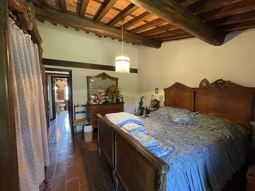 Immagine 21 di Rustico / casale in vendita  a Lucca