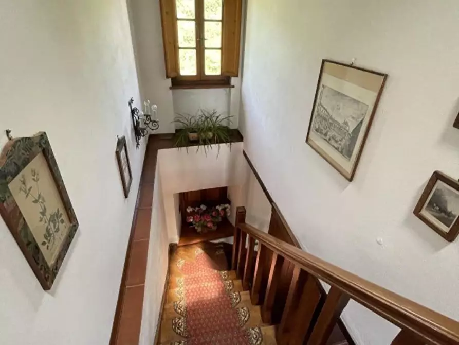 Immagine 27 di Rustico / casale in vendita  a Lucca
