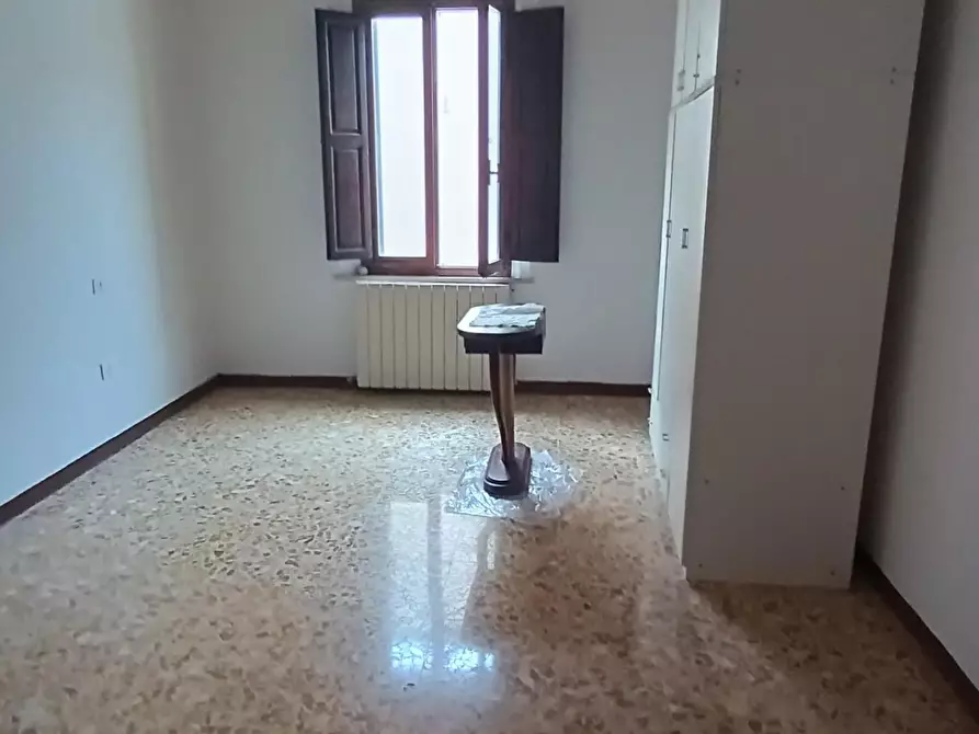 Immagine 5 di Appartamento in vendita  a Montalcino