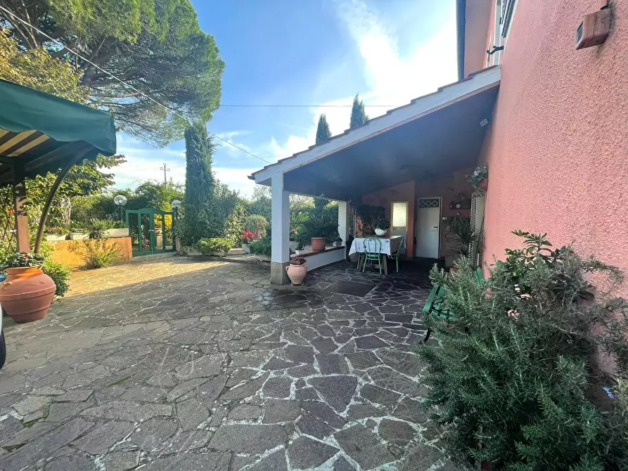 Immagine 30 di Villa in vendita  a Porcari