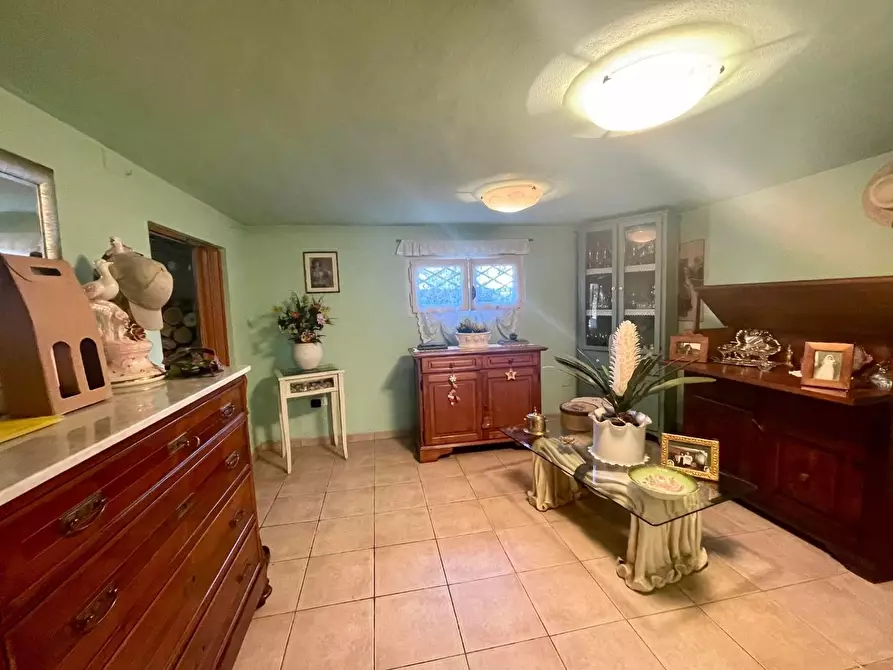 Immagine 26 di Villa in vendita  a Porcari