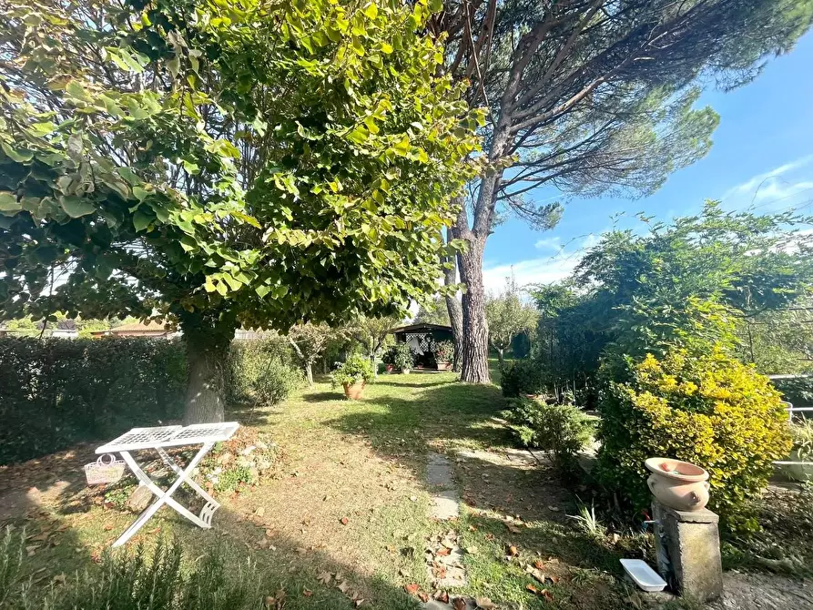Immagine 29 di Villa in vendita  a Porcari