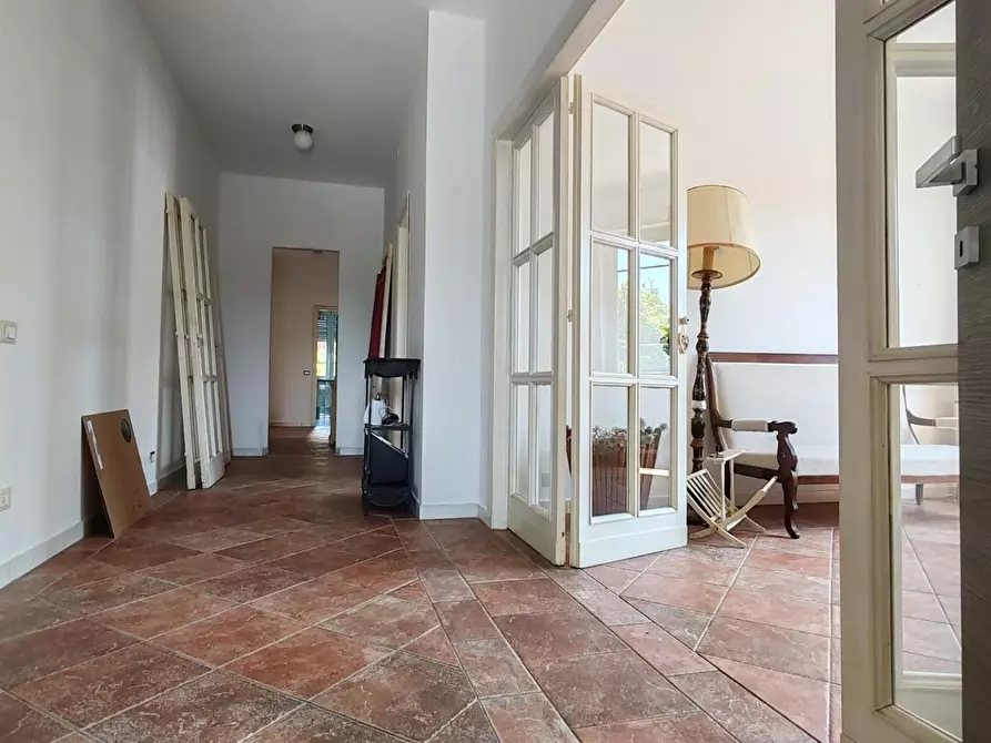 Immagine 2 di Appartamento in vendita  a Massa