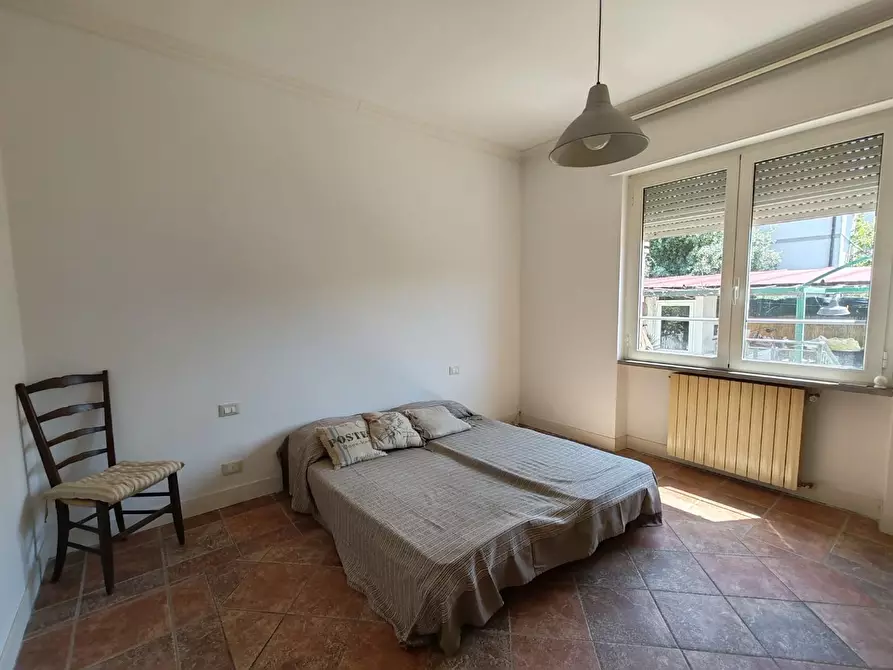 Immagine 21 di Appartamento in vendita  a Massa