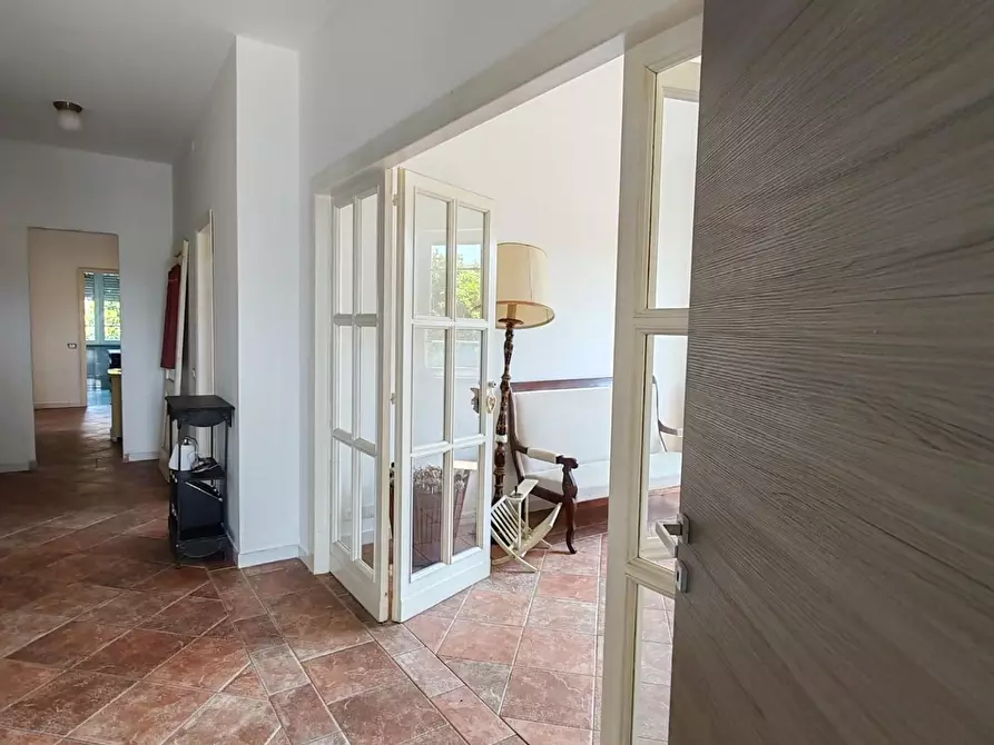 Immagine 6 di Appartamento in vendita  a Massa