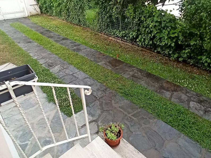 Immagine 21 di Casa semindipendente in vendita  a Pietrasanta